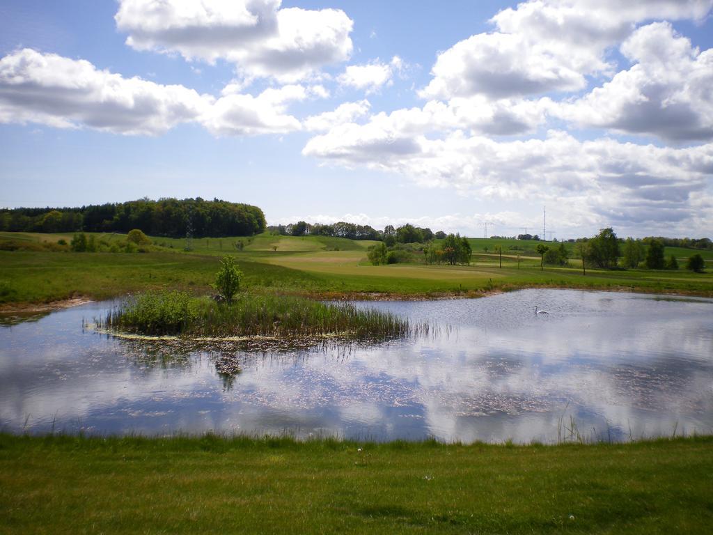 Golfcentrum Schloss Karnitz Ruegen Garz (Rugen) Exterior foto